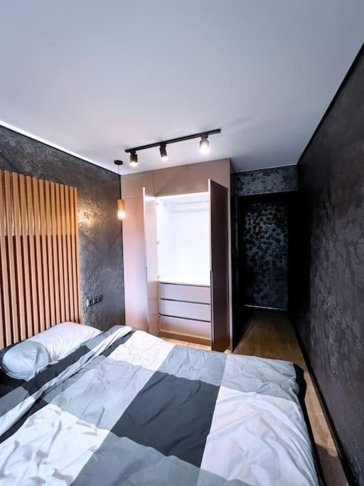 Butas Black Pearl Luxury